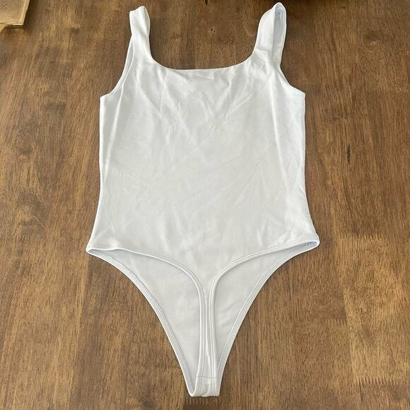 WORN ONCE aritzia blue linen color - Picture 5 of 8